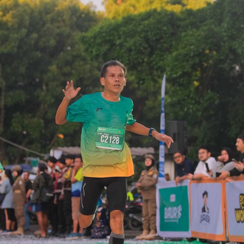 Race photo from BAUR RUN 2025