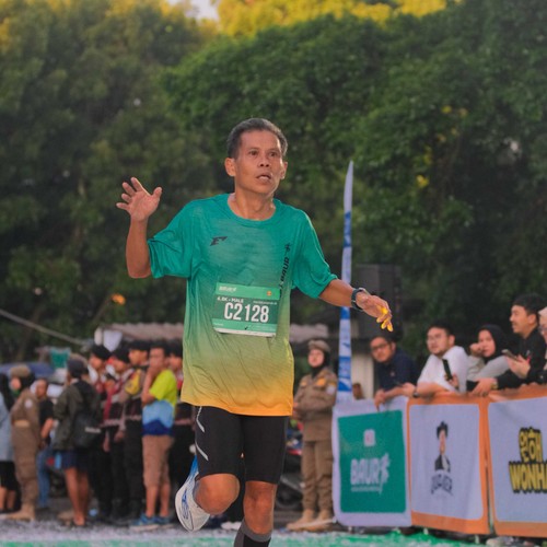 Race photo from BAUR RUN 2025