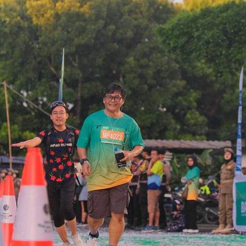 Race photo from BAUR RUN 2025