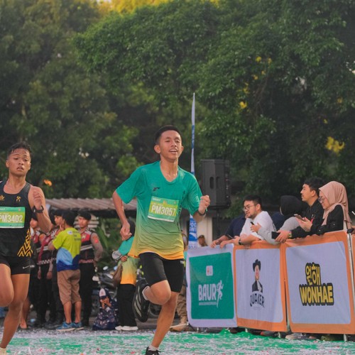 Race photo from BAUR RUN 2025