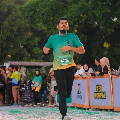 Race photo from BAUR RUN 2025