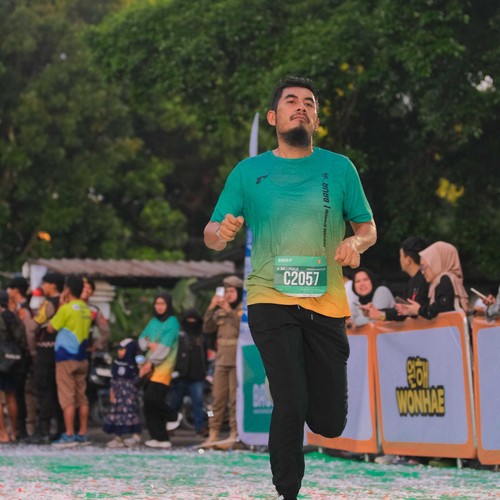 Race photo from BAUR RUN 2025
