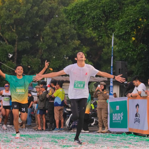 Race photo from BAUR RUN 2025