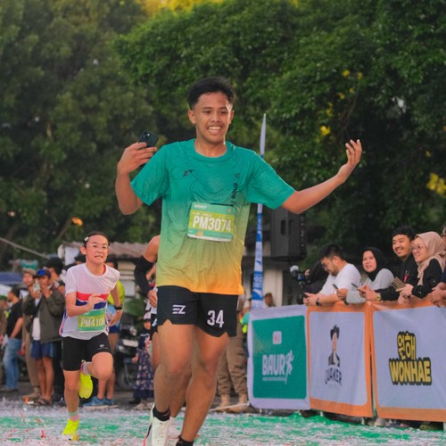 Race photo from BAUR RUN 2025