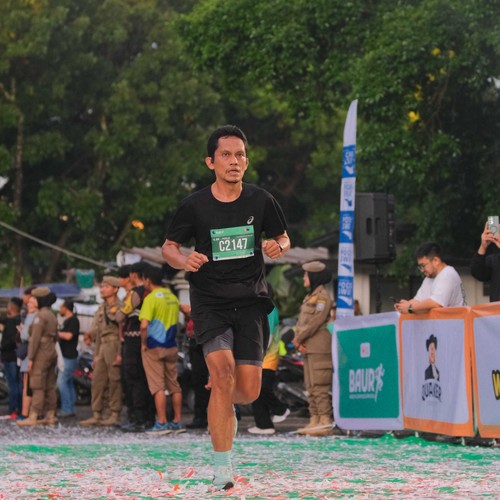 Race photo from BAUR RUN 2025