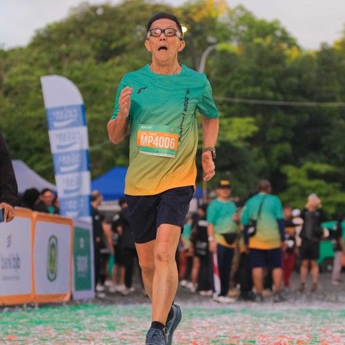 Race photo from BAUR RUN 2025
