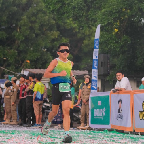 Race photo from BAUR RUN 2025
