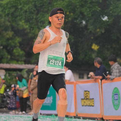 Race photo from BAUR RUN 2025
