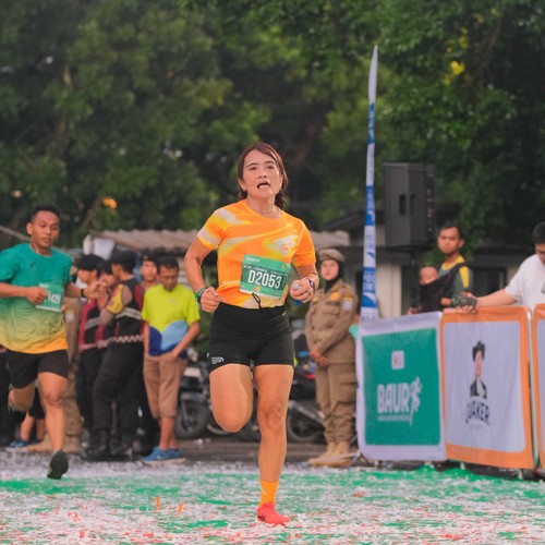 Race photo from BAUR RUN 2025