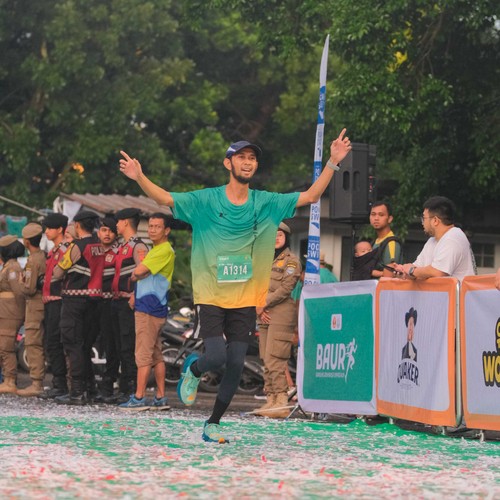 Race photo from BAUR RUN 2025