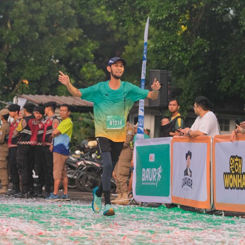 Race photo from BAUR RUN 2025