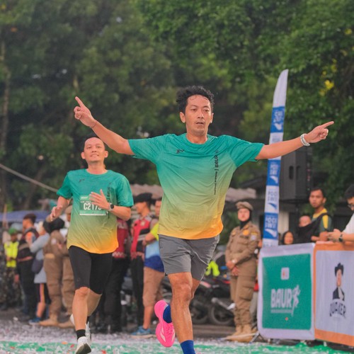 Race photo from BAUR RUN 2025