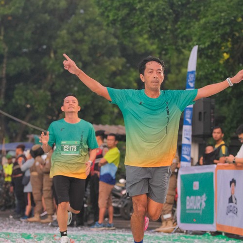 Race photo from BAUR RUN 2025