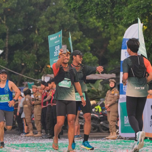 Race photo from BAUR RUN 2025