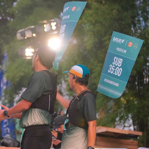 Race photo from BAUR RUN 2025