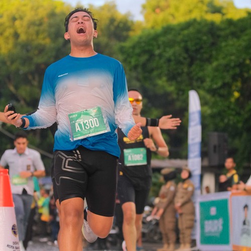 Race photo from BAUR RUN 2025