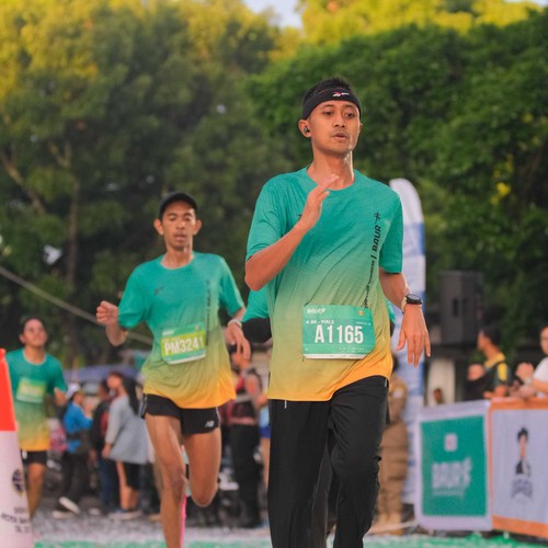 Race photo from BAUR RUN 2025