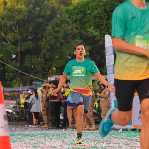 Race photo from BAUR RUN 2025