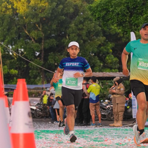 Race photo from BAUR RUN 2025