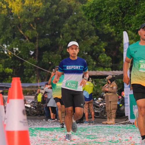Race photo from BAUR RUN 2025