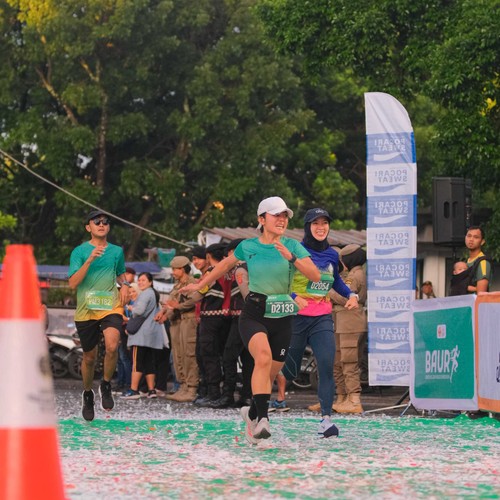 Race photo from BAUR RUN 2025