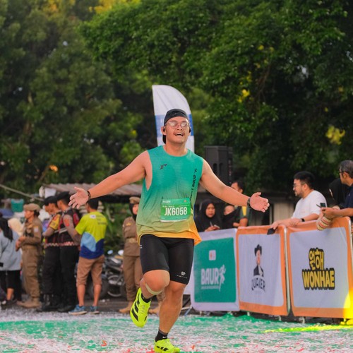Race photo from BAUR RUN 2025