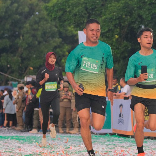 Race photo from BAUR RUN 2025