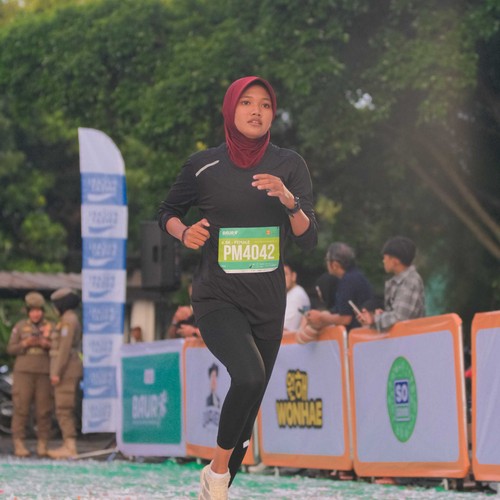 Race photo from BAUR RUN 2025