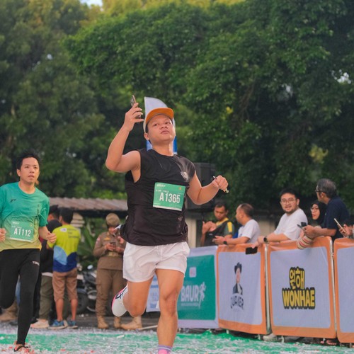Race photo from BAUR RUN 2025