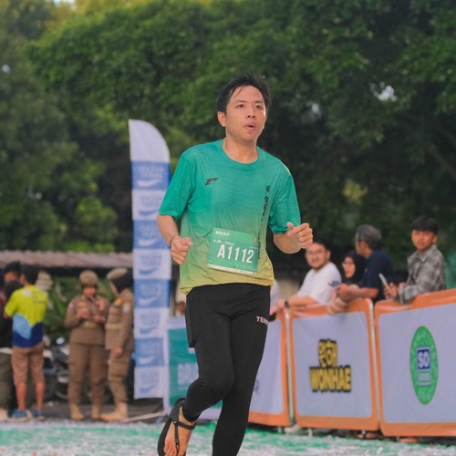 Race photo from BAUR RUN 2025