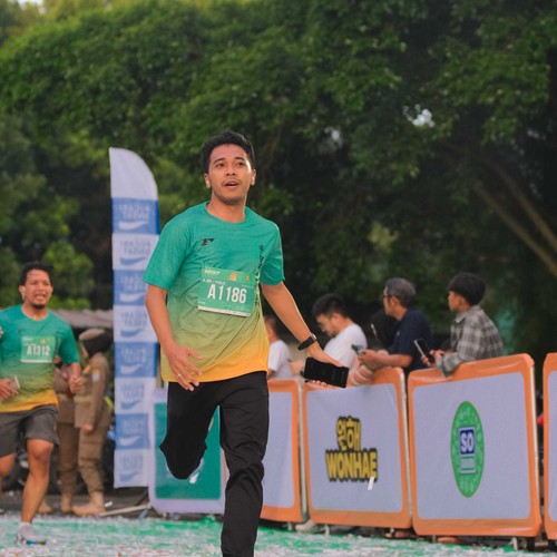 Race photo from BAUR RUN 2025