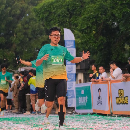 Race photo from BAUR RUN 2025