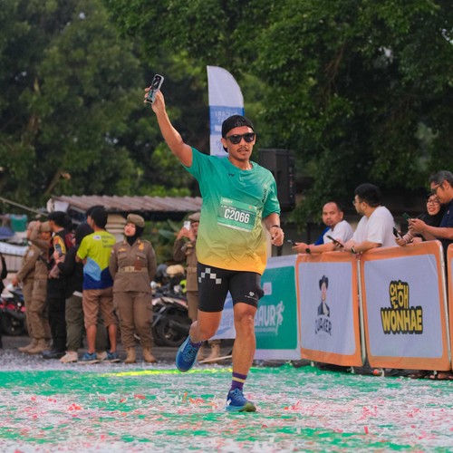 Race photo from BAUR RUN 2025
