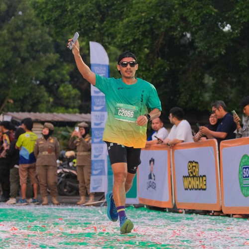 Race photo from BAUR RUN 2025