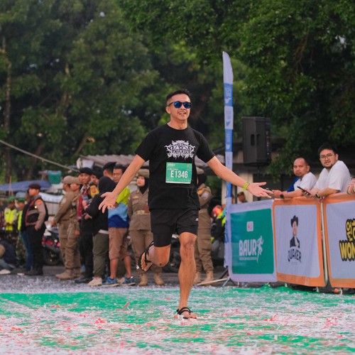 Race photo from BAUR RUN 2025