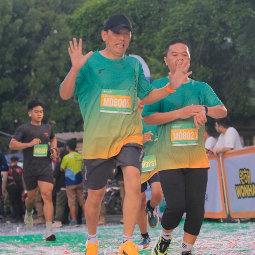 Race photo from BAUR RUN 2025