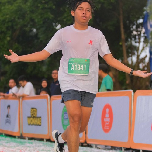 Race photo from BAUR RUN 2025