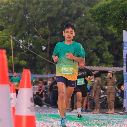 Race photo from BAUR RUN 2025