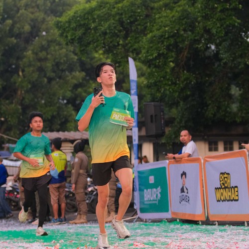 Race photo from BAUR RUN 2025