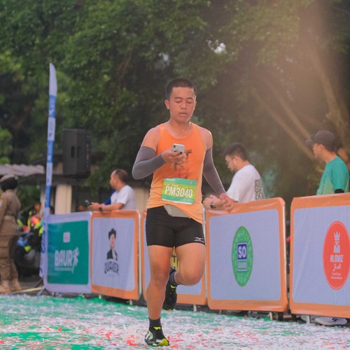 Race photo from BAUR RUN 2025