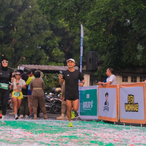 Race photo from BAUR RUN 2025