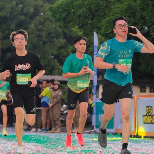 Race photo from BAUR RUN 2025