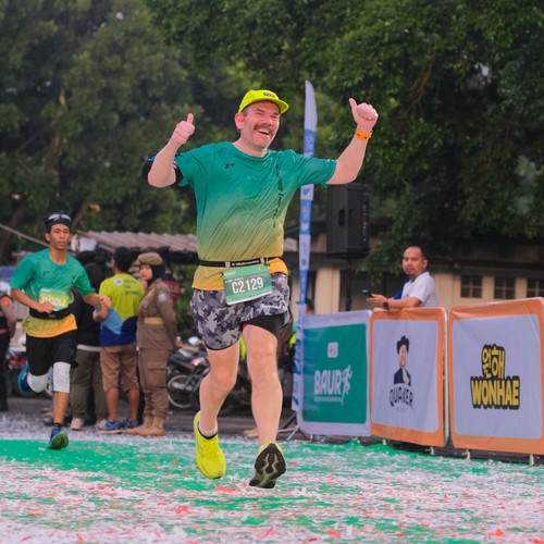 Race photo from BAUR RUN 2025
