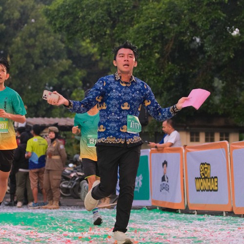 Race photo from BAUR RUN 2025