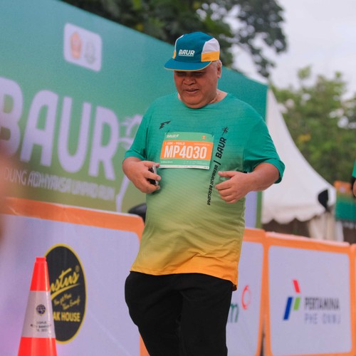 Race photo from BAUR RUN 2025