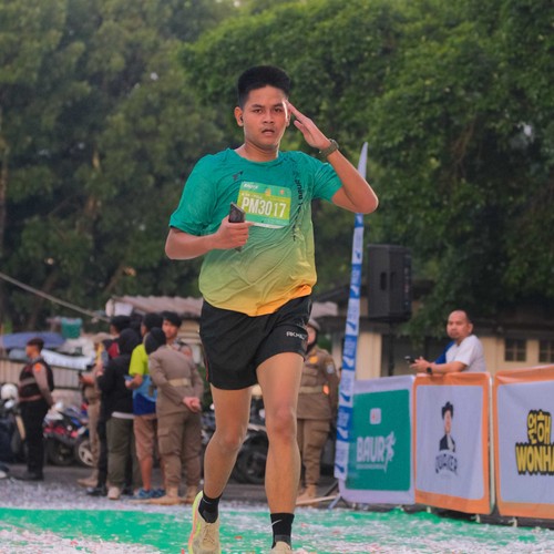 Race photo from BAUR RUN 2025