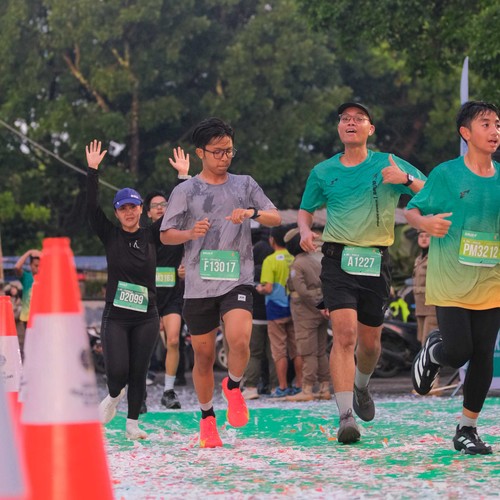 Race photo from BAUR RUN 2025