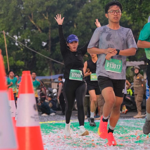 Race photo from BAUR RUN 2025