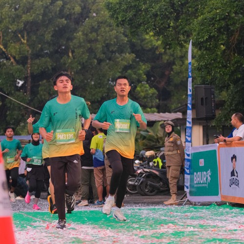 Race photo from BAUR RUN 2025