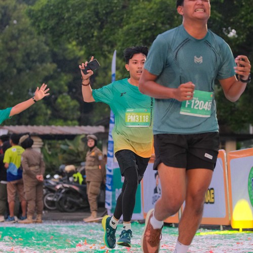 Race photo from BAUR RUN 2025